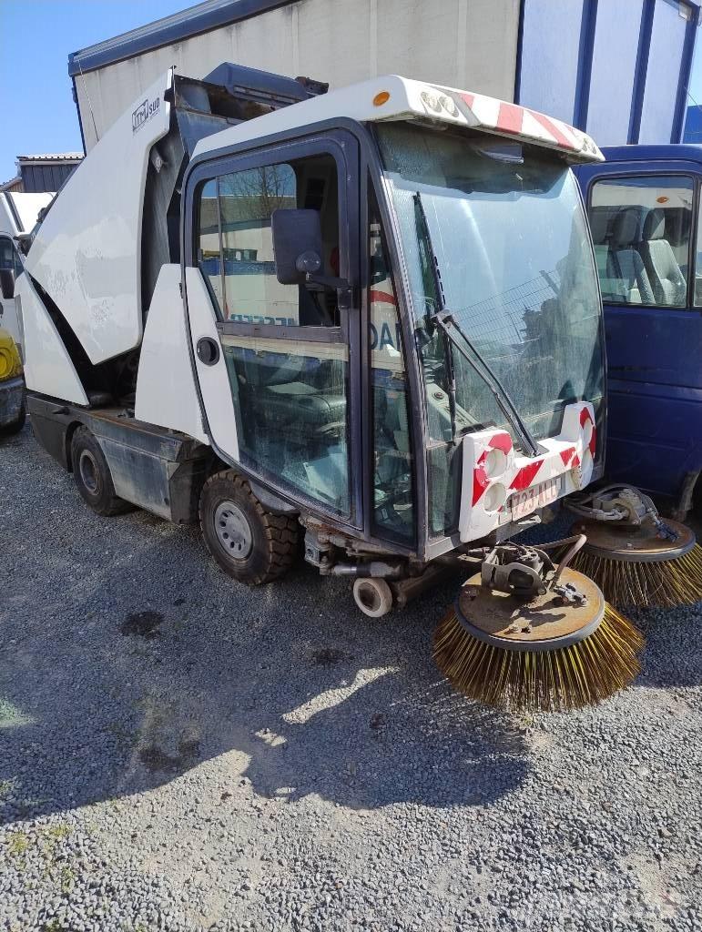 Johnston CN 200 Fejemaskiner
