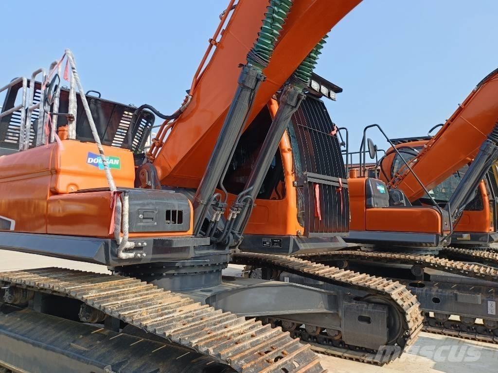 Doosan DX300-9 Gravemaskiner på larvebånd