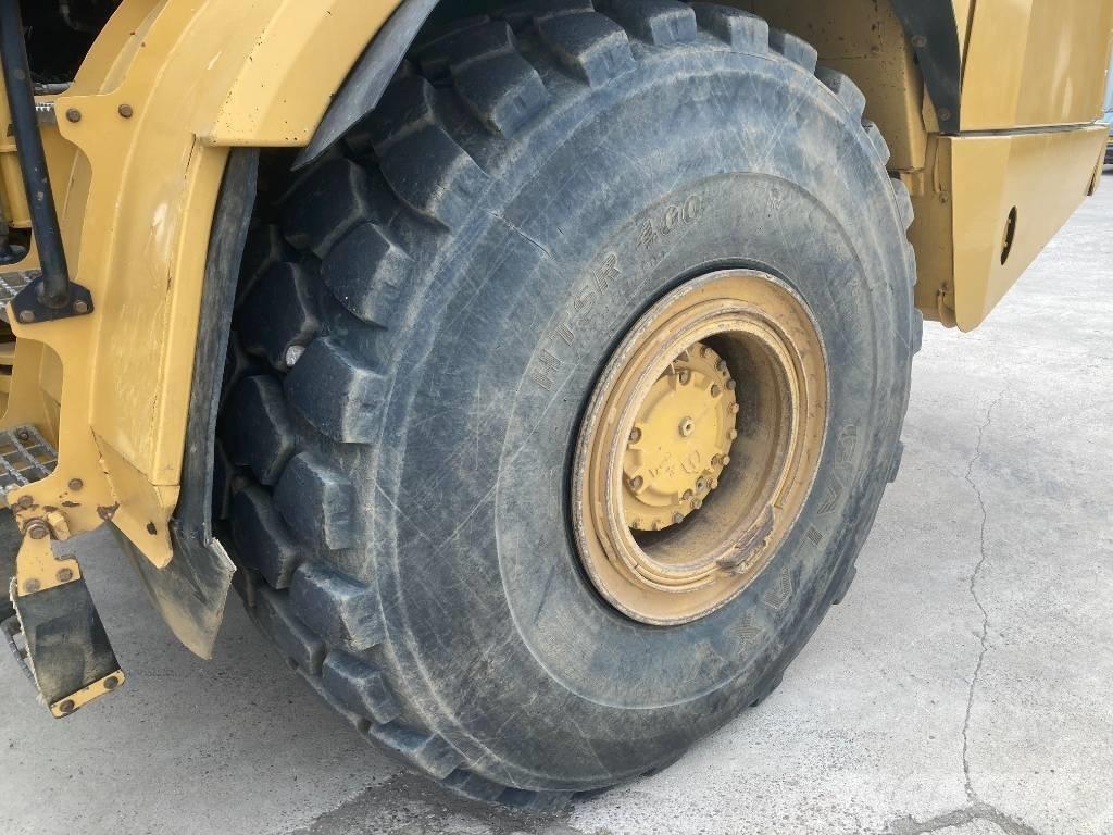 CAT 745 Terrængående lastbiler