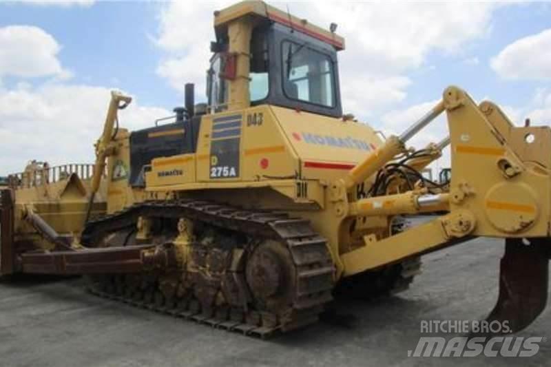 Komatsu D275A-5 Bulldozer på larvebånd