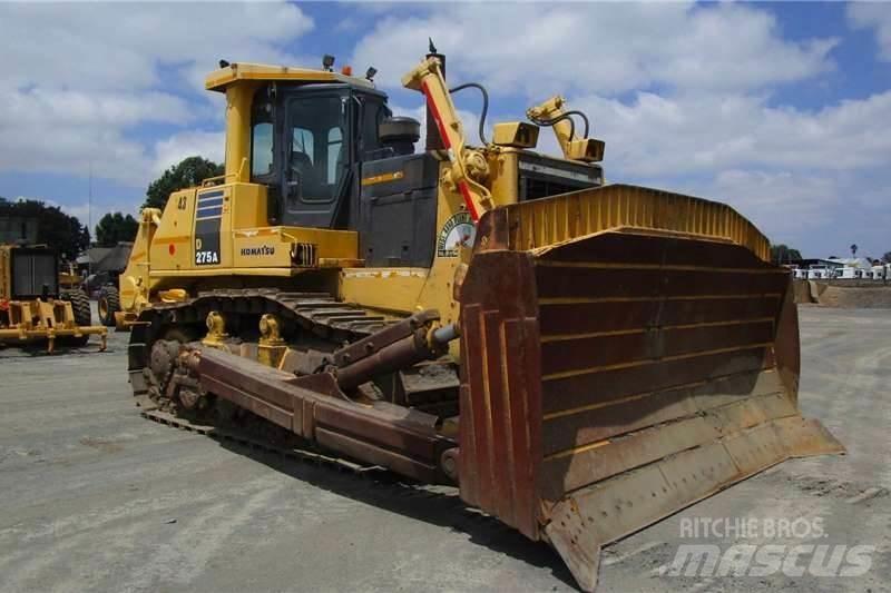 Komatsu D275A-5 Bulldozer på larvebånd