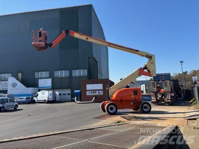 JLG 800 AJ Bomlifte med knækarm