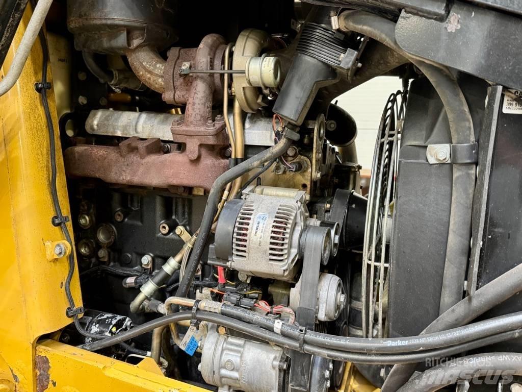 CAT 442 E Rendegravere