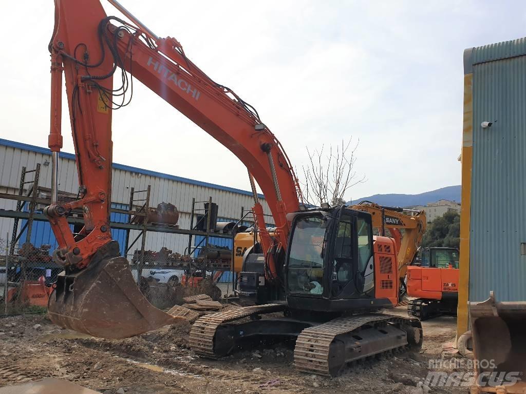 Hitachi ZX225USLC Gravemaskiner på larvebånd