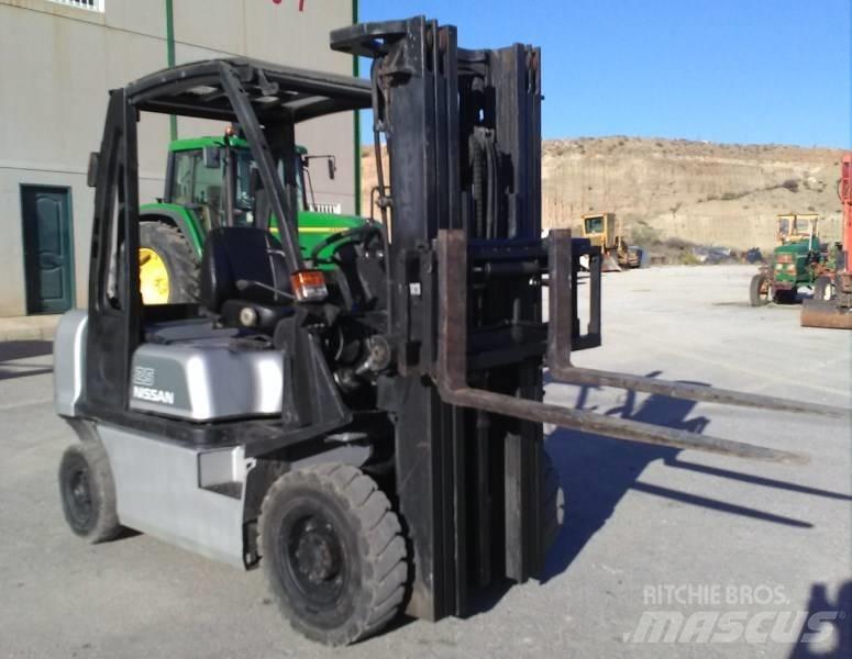Nissan FD02A25Q Diesel gaffeltrucks