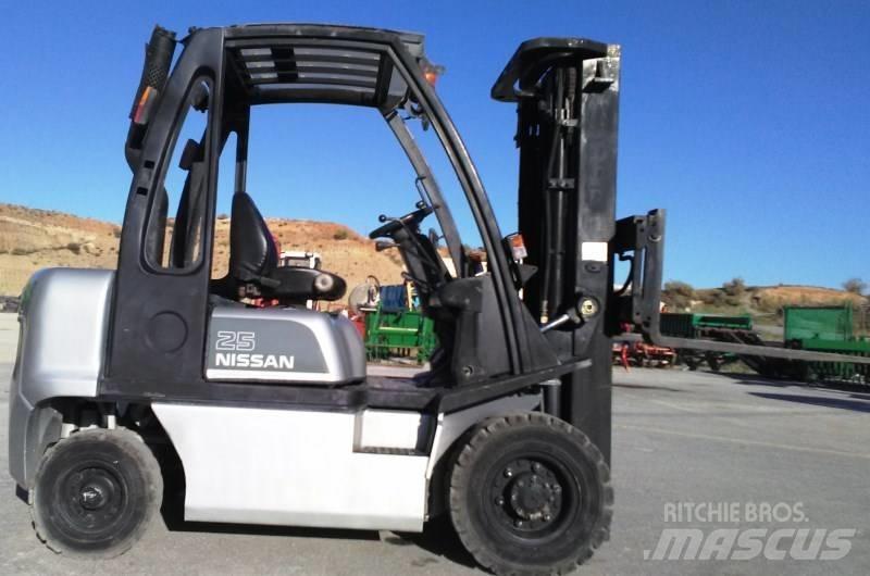 Nissan FD02A25Q Diesel gaffeltrucks