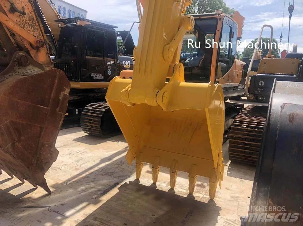 Komatsu PC220-7 Gravemaskiner på larvebånd