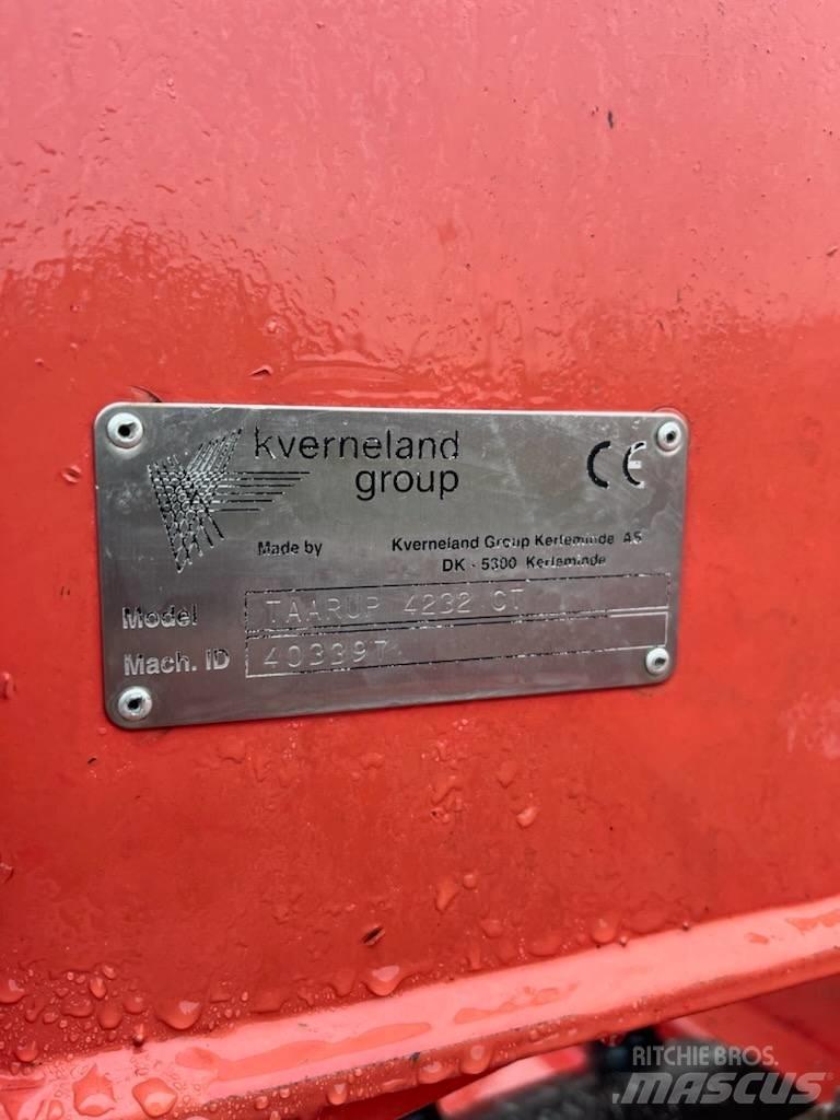 Kverneland 853 Balleskærere og -stablere
