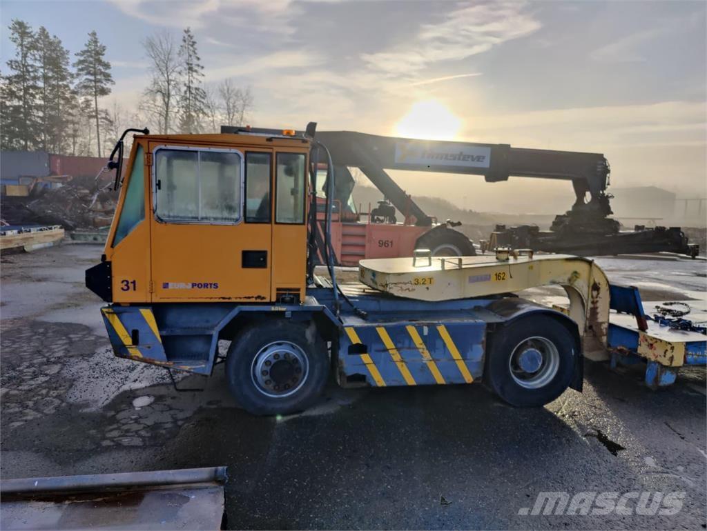 Sisu TR 180 AL 2 Terminaltraktorer