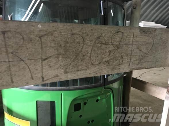 John Deere  Kabiner og interiør