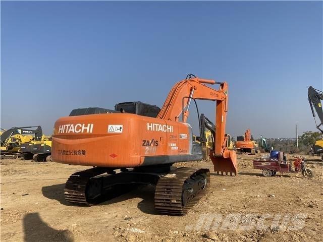 Hitachi ZX210 Gravemaskiner på larvebånd