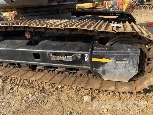 Hitachi ZX210 Gravemaskiner på larvebånd