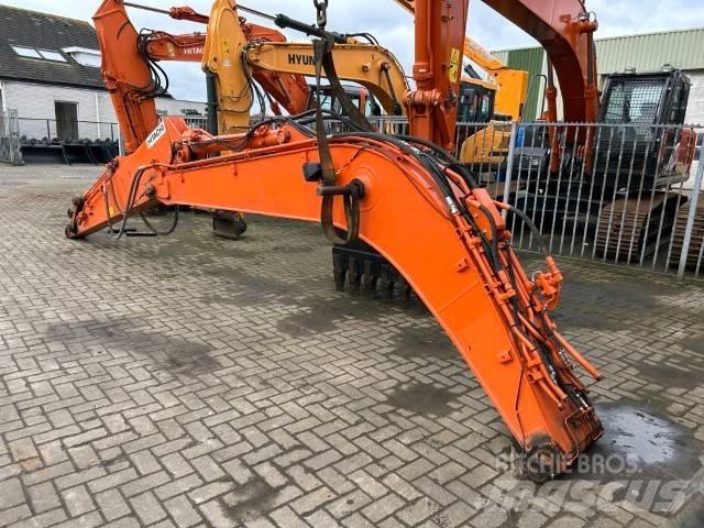 Hitachi ZX 130 Gravarme