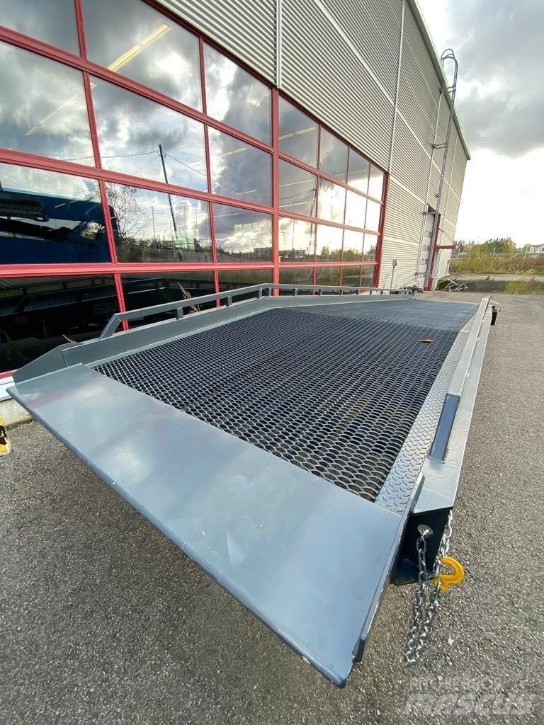  UGB UMR 10000 Trucks - Andet