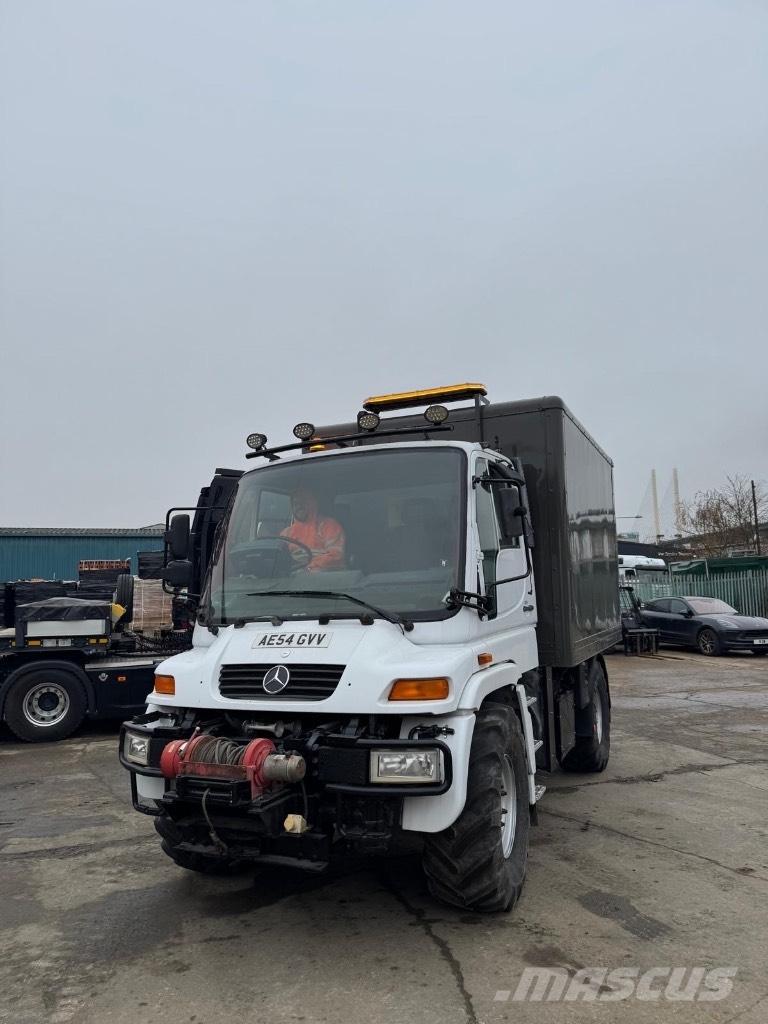 Unimog U300 Hjælpemaskiner