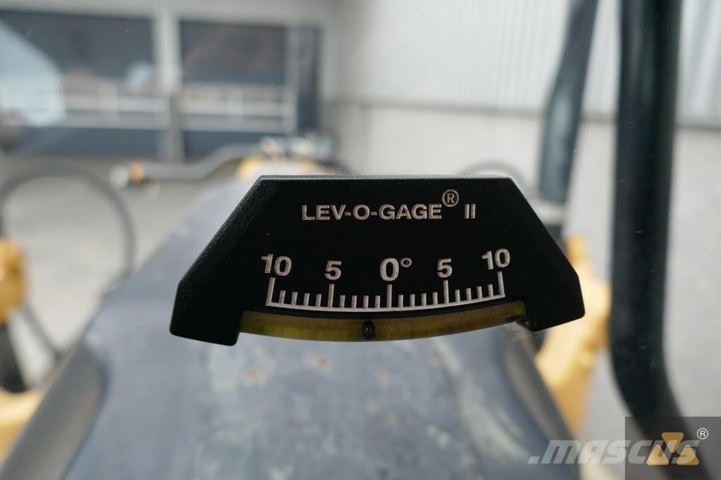 CAT 120M Vejhøvle / Gradere