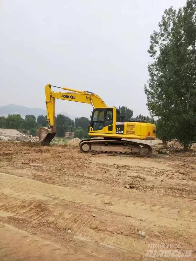Komatsu PC 240 Gravemaskiner på larvebånd