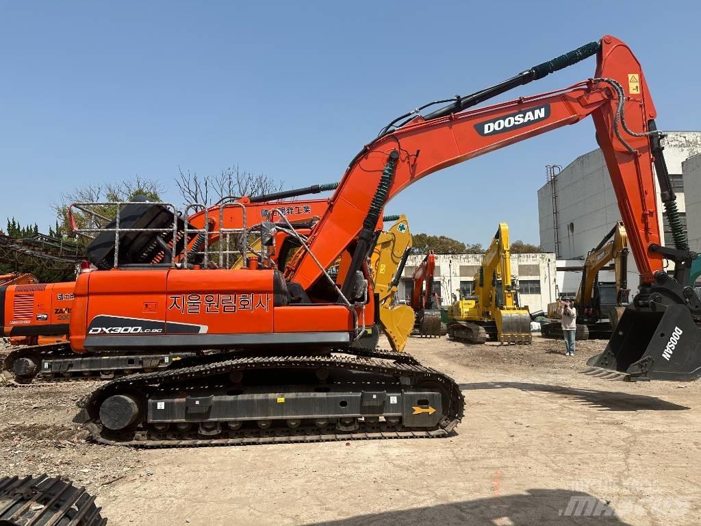 Doosan DX 300 Midi-gravemaskiner 7t - 12t
