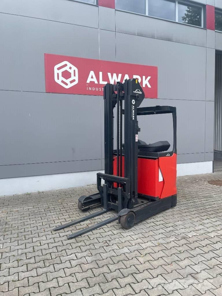 Linde R 16 Reachtruck