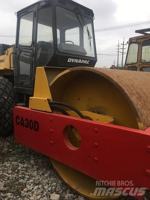 Dynapac ca30d Enkelt tromle