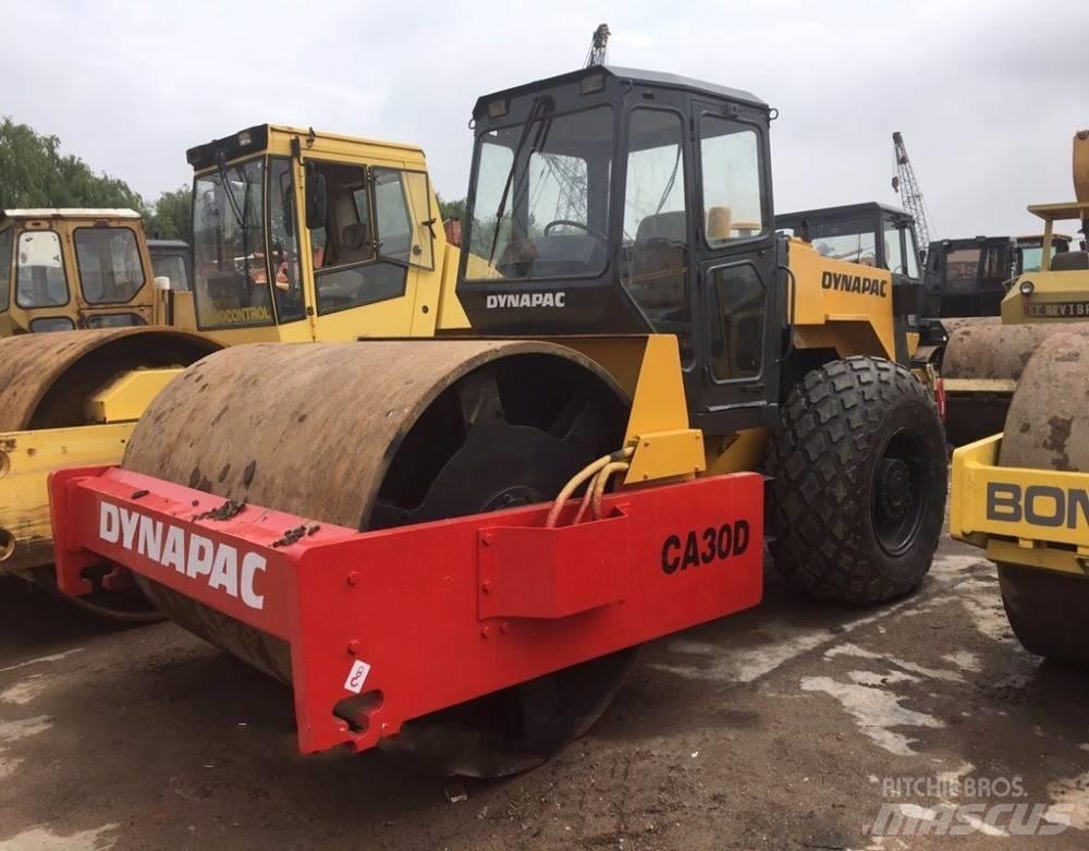 Dynapac ca30d Enkelt tromle
