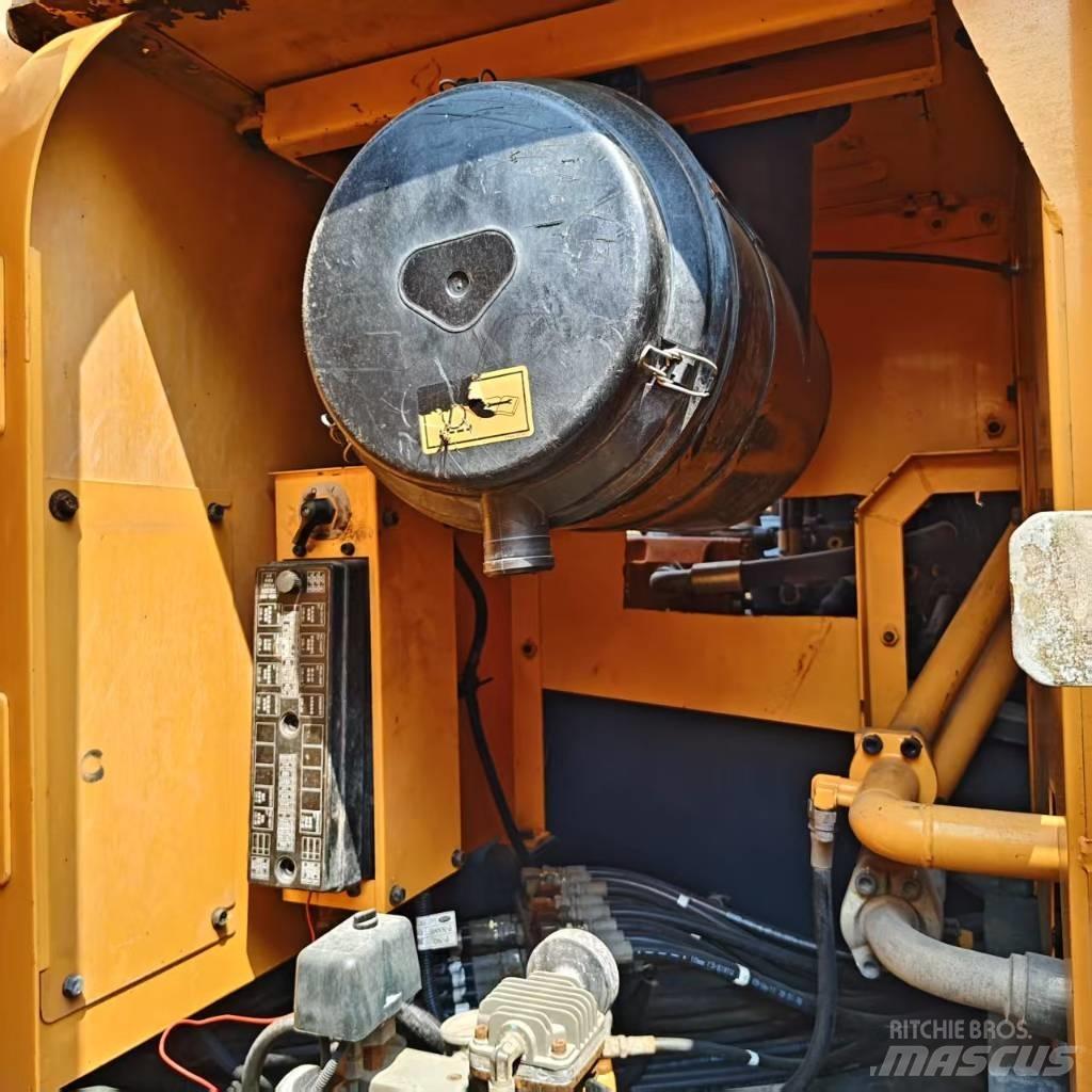 Hyundai Robex 305 LC Gravemaskiner på larvebånd