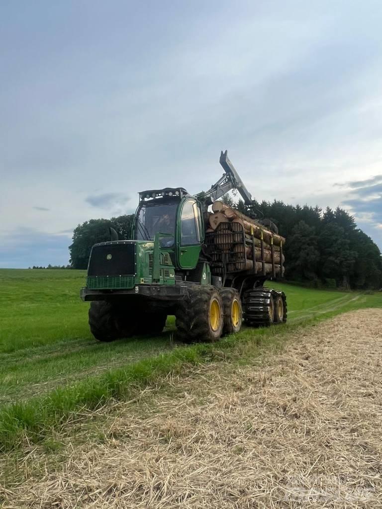 John Deere 1110E Udkørselsmaskiner