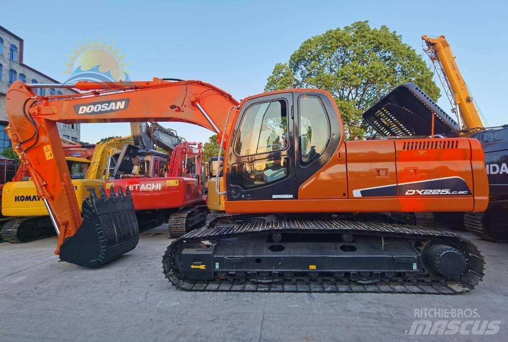 Doosan DX 225 LC Gravemaskiner på larvebånd