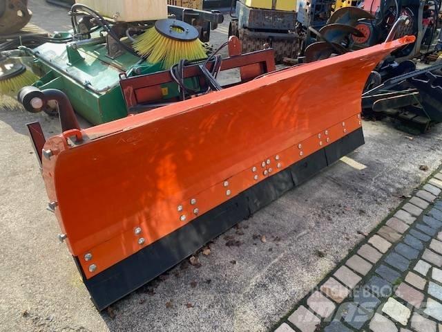 Agromet 220 Sneskovle og -plove