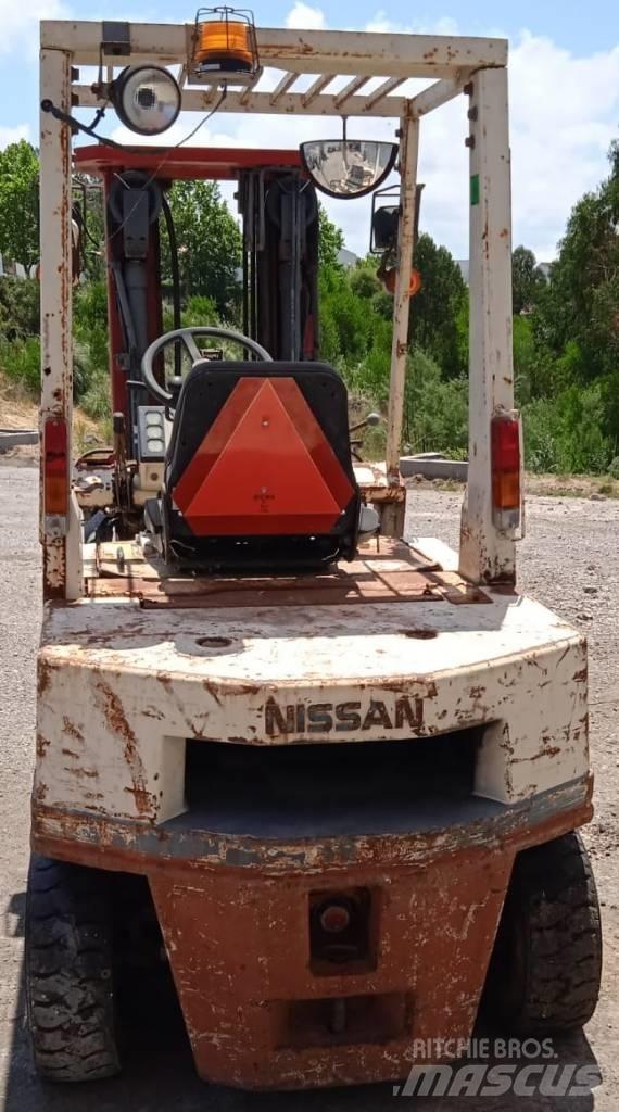 Nissan EH02A20U Diesel gaffeltrucks
