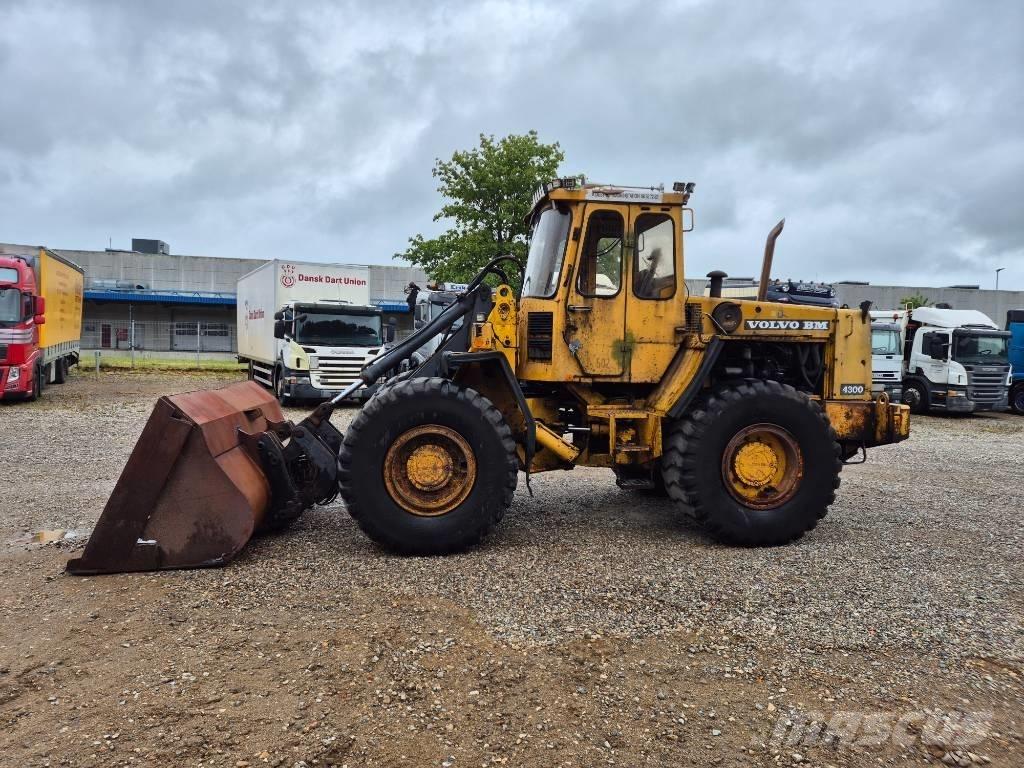 Volvo BM 4300 Læssemaskiner på hjul