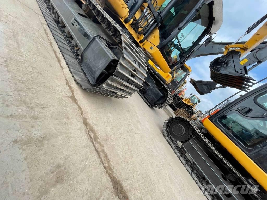 CAT 323 D Gravemaskiner på larvebånd
