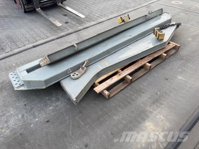 CAT 740 TAILGATE Terrængående lastbiler