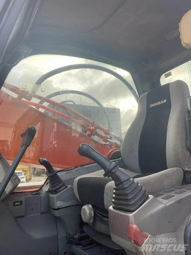 Doosan DX300LC-9C Gravemaskiner på larvebånd