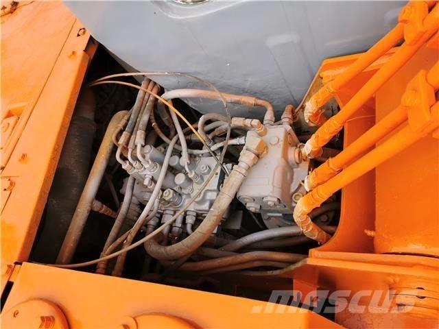 Hitachi EX60 Gravemaskiner på larvebånd