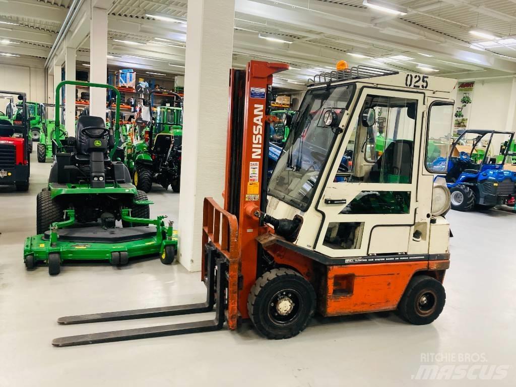 Nissan 25 LPG gaffeltrucks