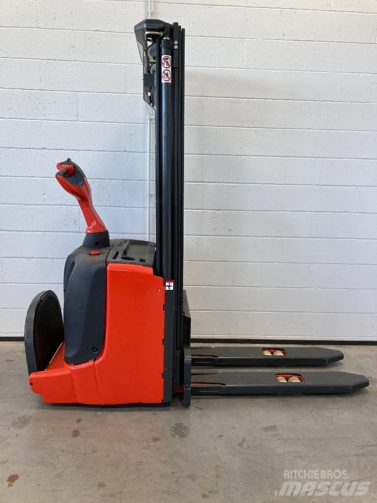 Linde L14P/1169 Selvkørende stablere