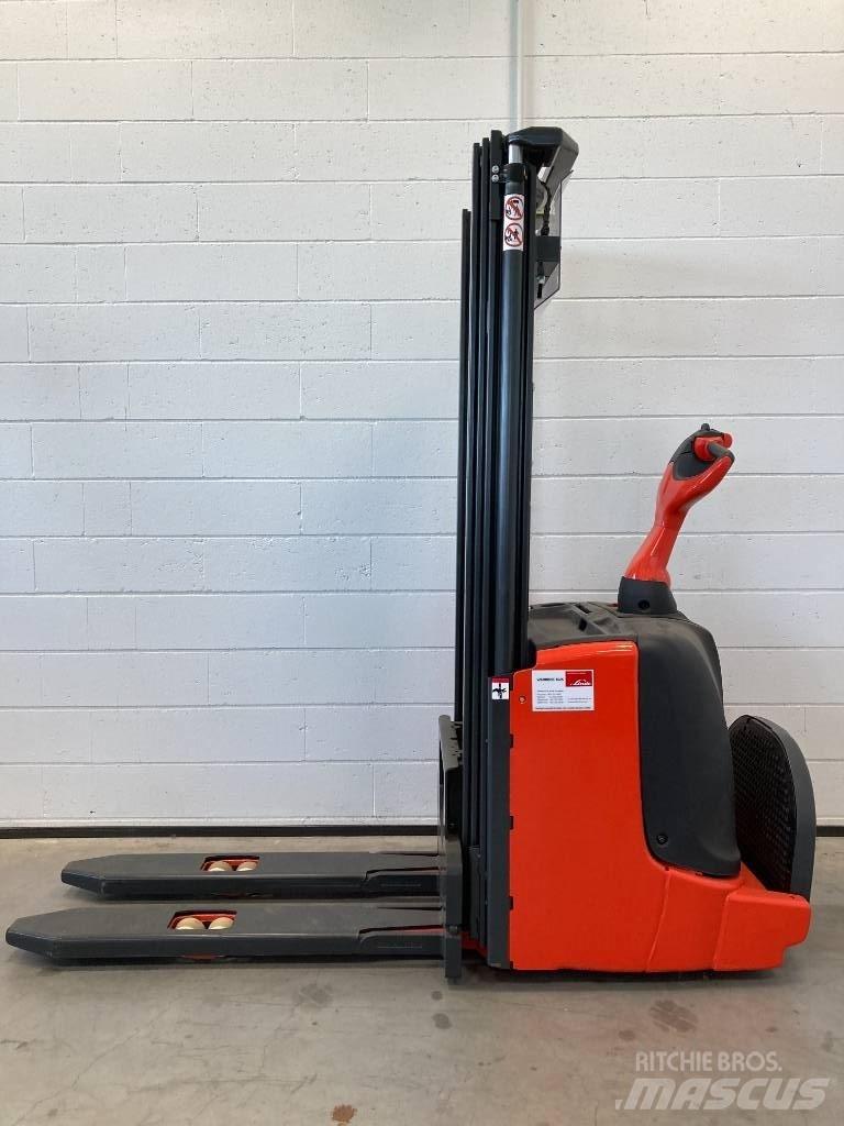 Linde L14P/1169 Selvkørende stablere