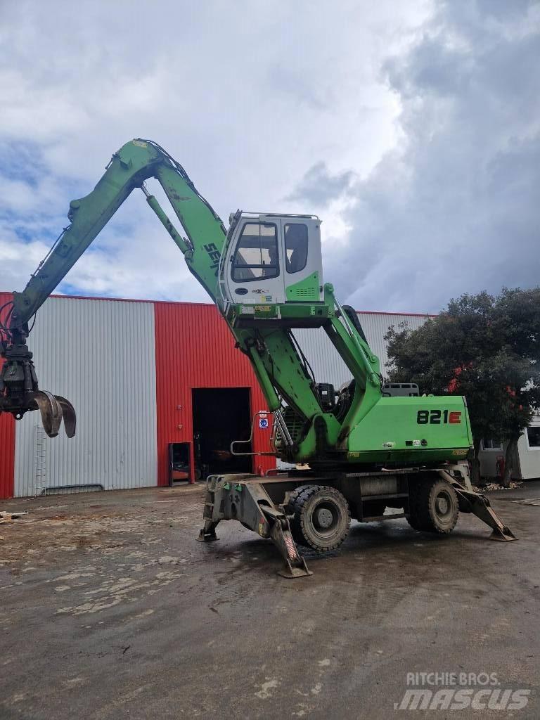 Sennebogen 821 E Gravemaskiner på hjul