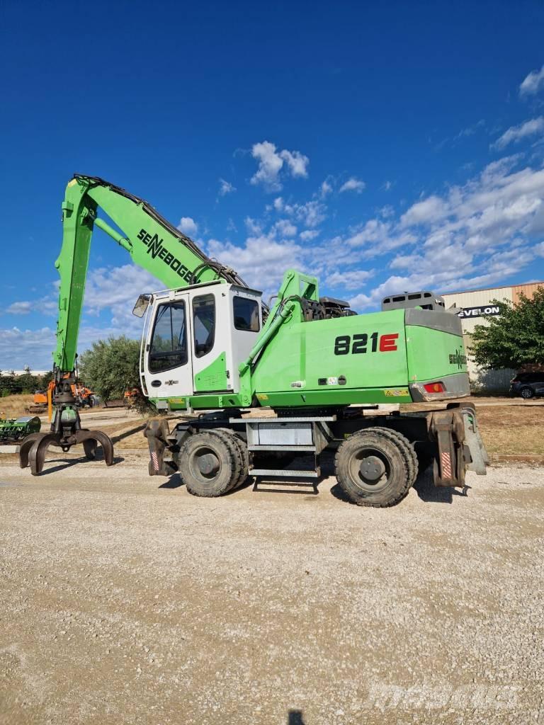 Sennebogen 821 E Gravemaskiner på hjul