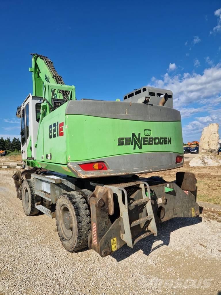 Sennebogen 821 E Gravemaskiner på hjul