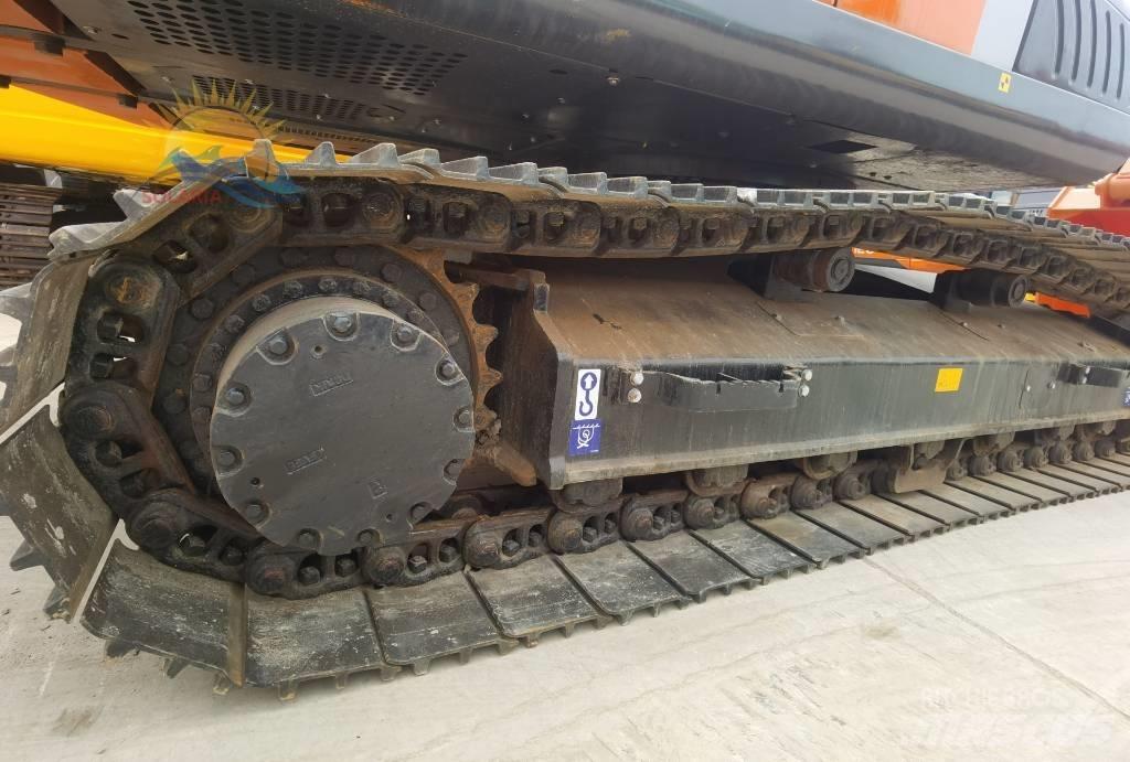 Hitachi ZX 200 Gravemaskiner på larvebånd
