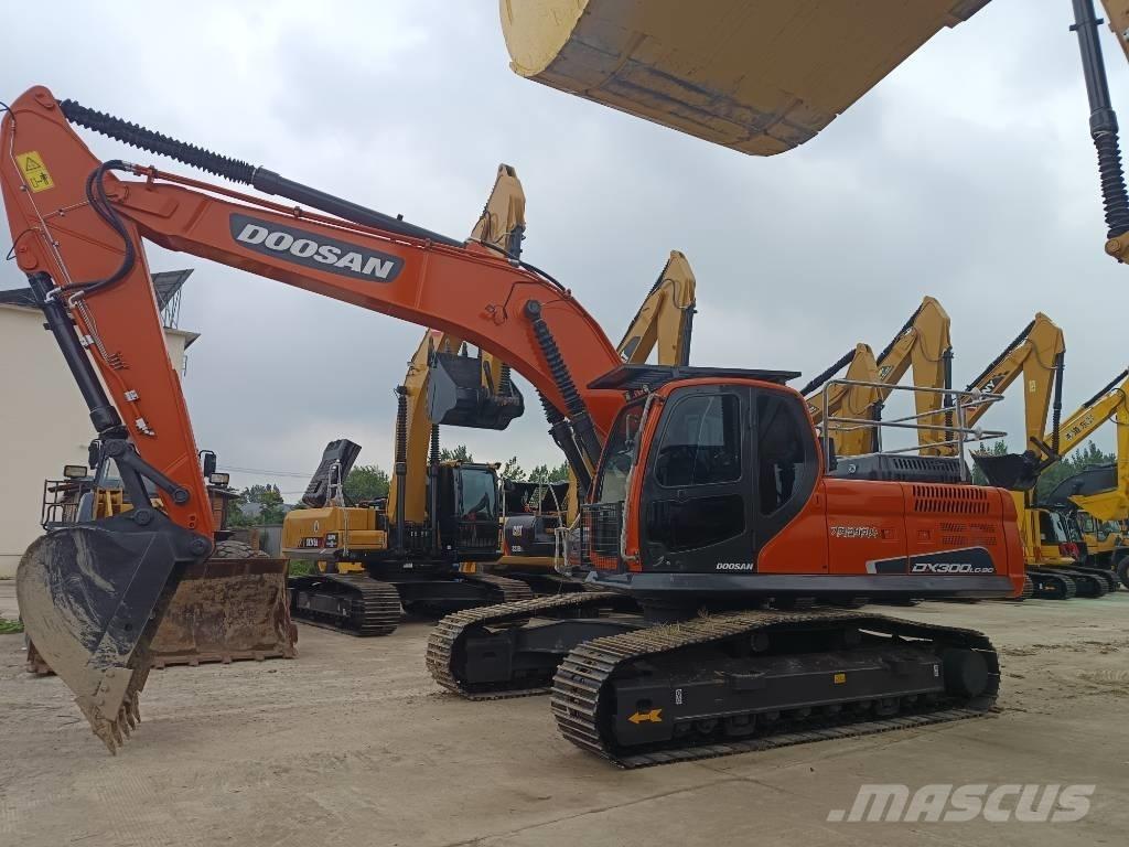 Doosan DX 300 LC Gravemaskiner på larvebånd