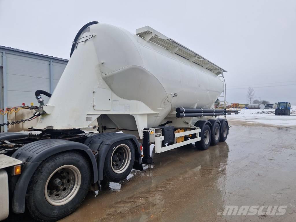 Spitzer SF 2737/2 P Semi-trailer med Tank