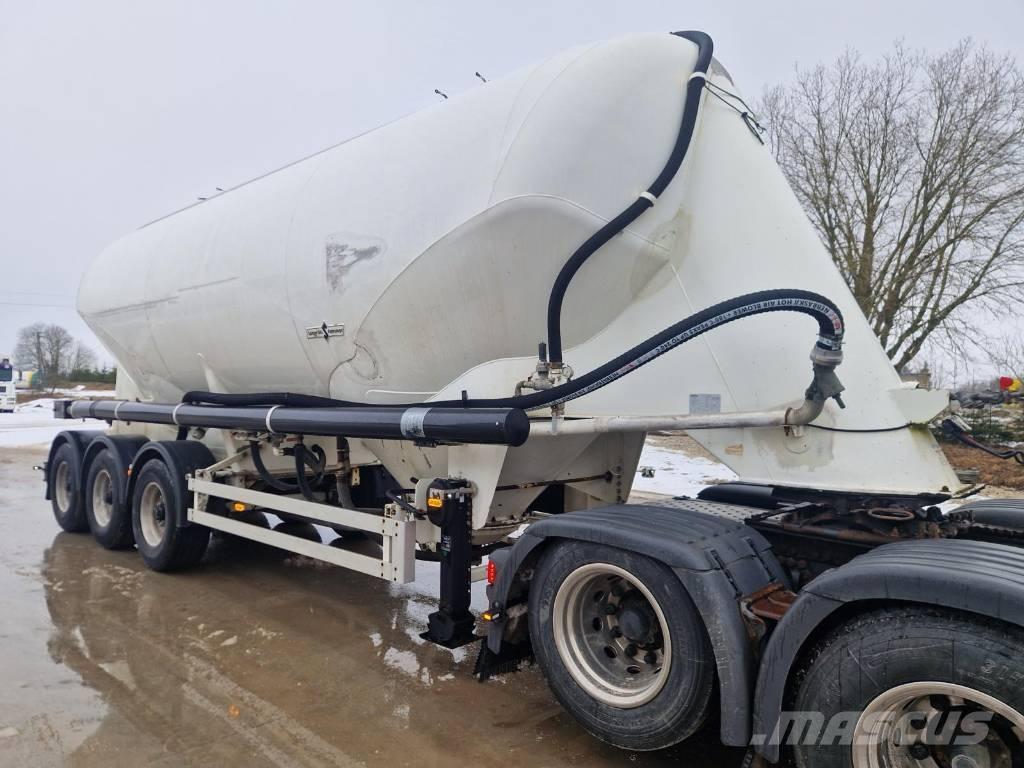 Spitzer SF 2737/2 P Semi-trailer med Tank