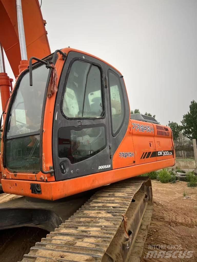Doosan DX300LCA Gravemaskiner på larvebånd