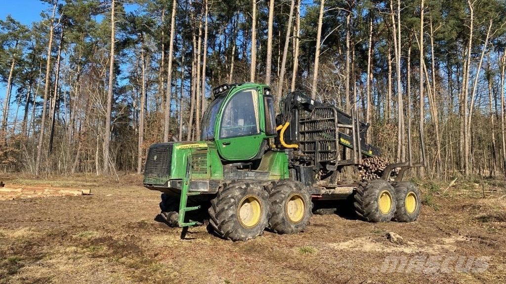 John Deere 1010 E Udkørselsmaskiner