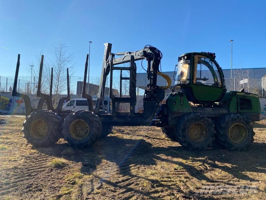 John Deere 1010 E Udkørselsmaskiner