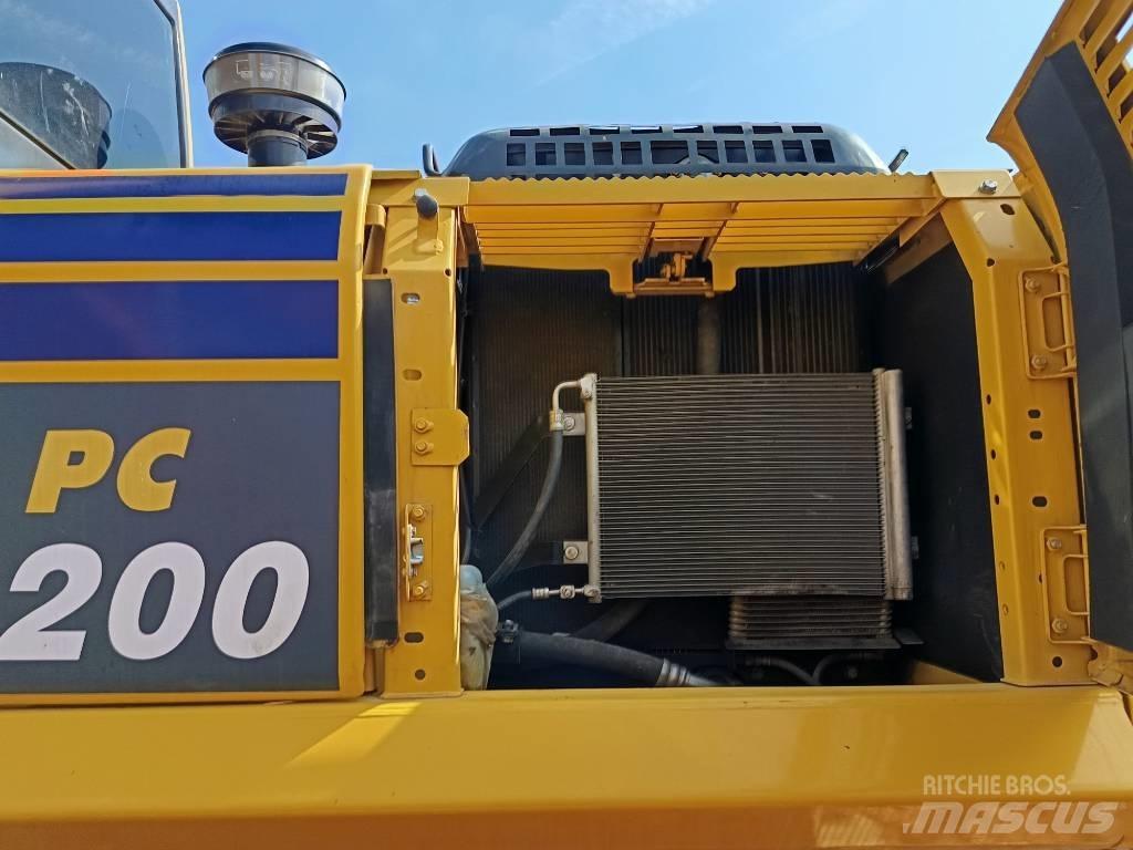 Komatsu PC200 Midi-gravemaskiner 7t - 12t