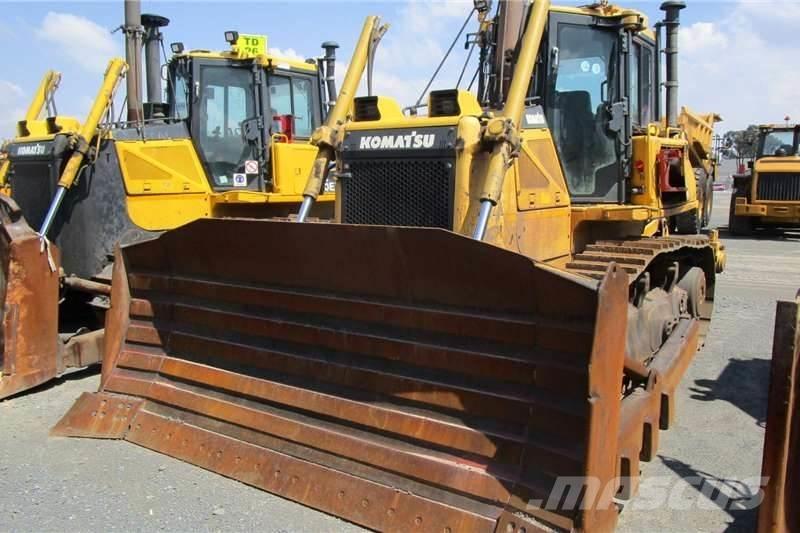 Komatsu D65 EX-16 Bulldozer på larvebånd